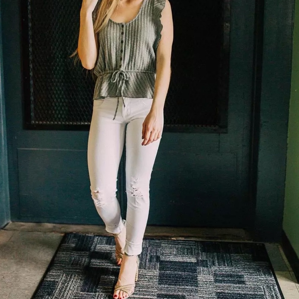 NEW KanCan Destroyed White Stretch Skinny Jeans 24 / 0 - Picture 2 of 12